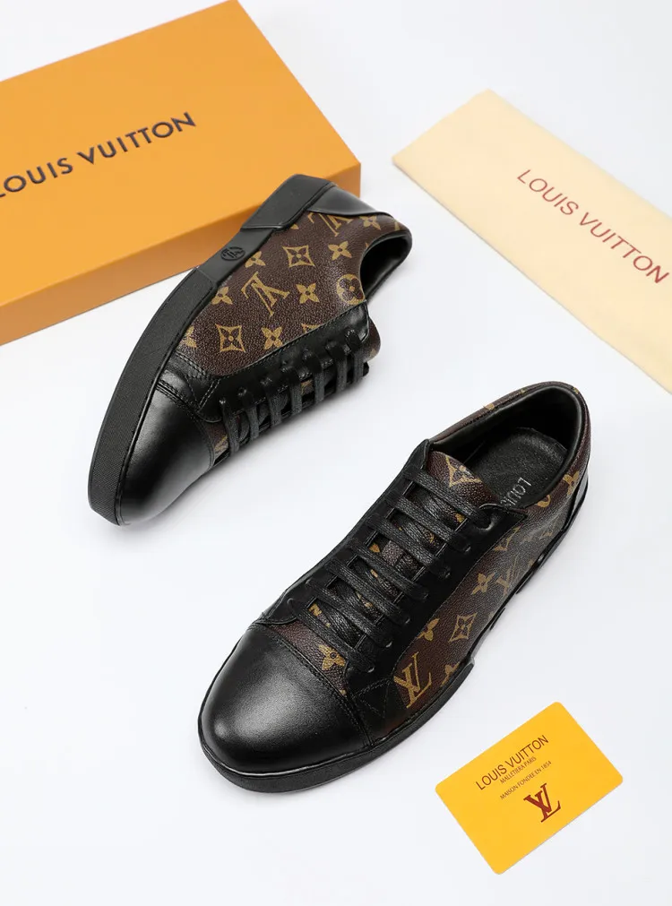 Factory price: 360💰LV official website popular series🔥🔥: 2 production, selected high-end imported cowhide, sheepskin lining sheepskin pads, paired with Louis Vuitton Monogram Ecli men's shoes 💰se canvas and pure black rubber soles, the ultimate simple design, the perfect interpretation of the latest inspiration for shoes, the integration of classics and fashion, high-end quality, worthy of your possession. The bottom car line will never be unglued🏆🏆🏆Welcome all sellers to sell in the picture above. We can send one piece on behalf of you. The code number is 38-44 (45 codes can be customized)
